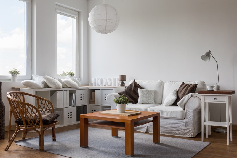 Professional movers handling a flat relocation in Earlscourt